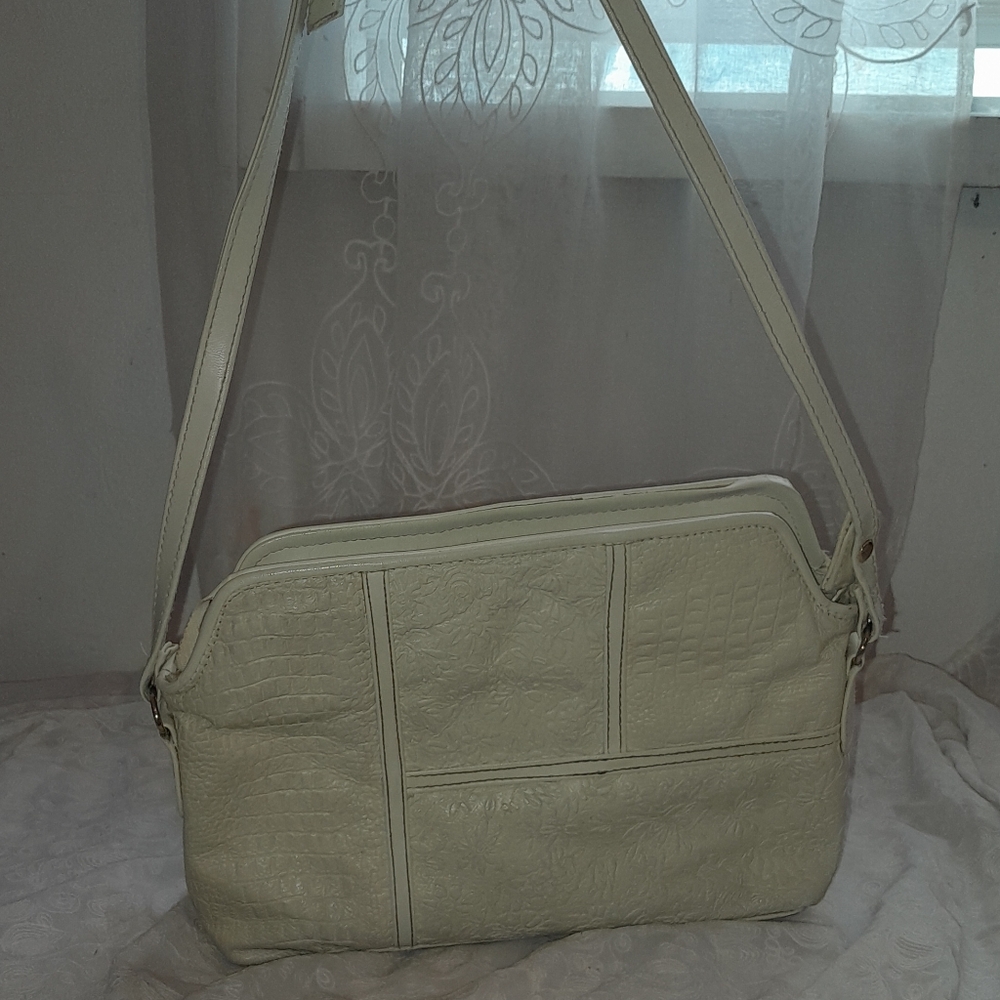 Elegant Cream Shoulder Bag